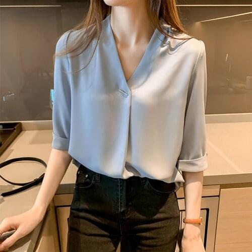 2021early Spring New Womens Clothing Blue Chiffon Shirt Womens Design Sense Niche Shirt Fashion V-neck Shirt Fashion