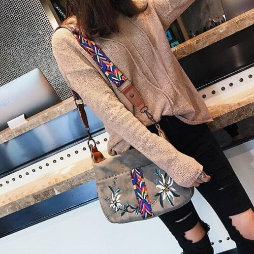 2021 Spring And Autumn New Matte Female Bag Fashion Embroidery Flower Bucket Bag Wide Shoulder Strap Single Shoulder Messenger B