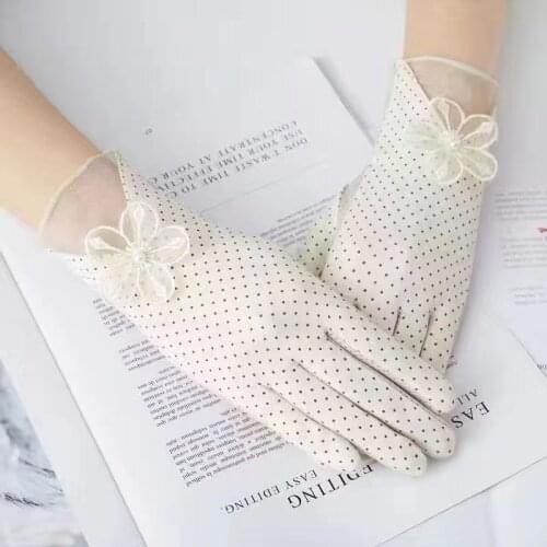 Sexy Womens Gloves for Summer UV Sunscreen Short Sun Female Gloves Fashion Ice Silk Lace Driving Thin Touch Screen Lady Gloves