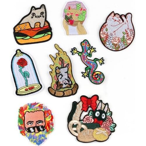 Cartoon Cat Embroidered Patches Iron On for Clothing Lizard Flower Appliques Kawaii Flower Cats Badges Coats Hats Shoes Parches