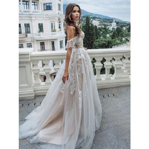 Sweetheart Champagne Appliqued Bridal Gown Off The Shoulder Romantic Buttons Photography 2021 Custom Made Tulle Wedding Dress