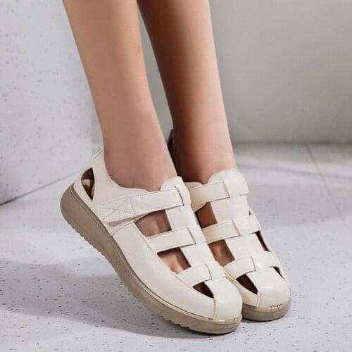 2021 Leather Womens Flat Shoes Hollow Womens Shoes Summer Womens Loafers Breathable Beach Womens Sandals Size 35-43