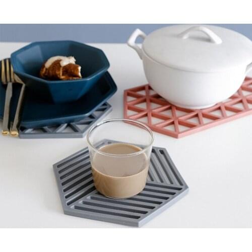 Universal PVC Hollow Insulation Mat Popular High-quality Casserole Mat Anti-slip Placemat Insulation Mat Pot Mat Kitchen Tools