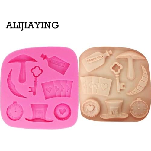 M1315 Alice Wonder 3D Poker Key clock mushroom Fondant Cake Decorating Tools Cake Molds Silicone Chocolate Candy Clay Molds