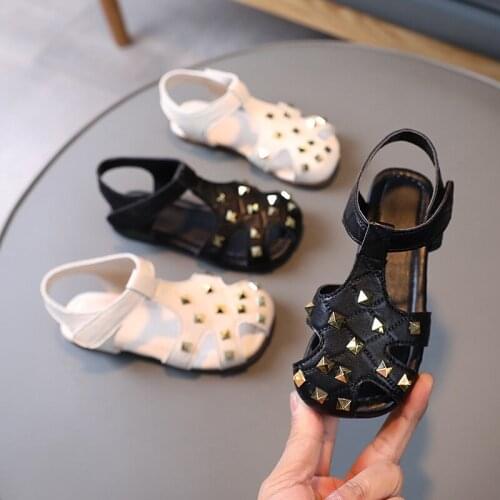 New Childrens Sandals Girls Rivet Soft Bottom Hollow Princess Shoes Kids Shoes Kids Shoes for Girl Sandals