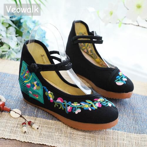 Veowalk Comfort Women Casual Canvas Sneakers, Vintage Ladies Flower Embroidery Denim Cotton Flat Platforms Old Beijing Shoes