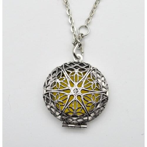 5pcs Trendy Memory Locket For Women Essential Oil Diffuser Necklace With Chain Fashion Aromatherapy Jewelry Lockets XSH-131