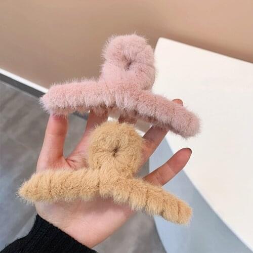 2020 Big Acrylic Hair Claw Clips Big Size Makeup Hair Styling Barrettes for Women Warm Faux Fur Hair Claws Hair Accessories