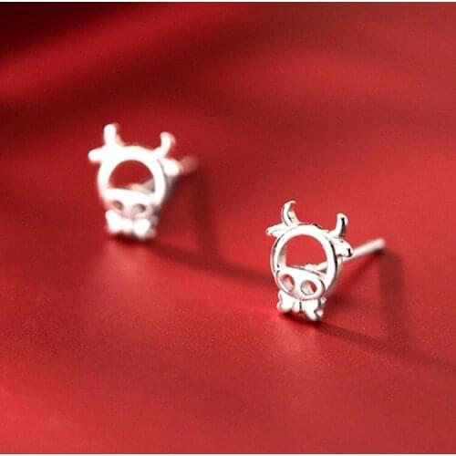 2021 New Chinese Style Twelve Zodiac Cute Cow Stud Earrings Charm Women Stud Earrings Year of The Ox Blessing Lucky Jewelry