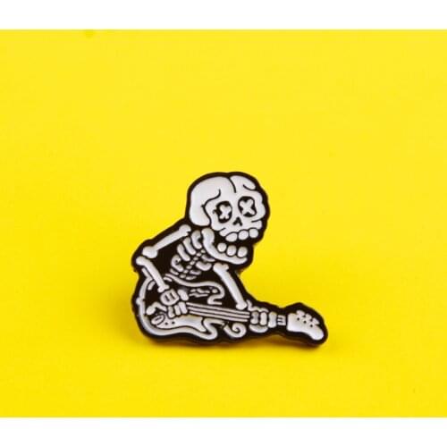 Skull Round Backpack Badges Playing Guitar Skeleton Brooches Metal Pins For Clothes Metal Clothes Accessories Anime Decoration