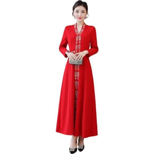 Embroidered Women Traditional Tang suit robe Long elegant gown Asian dress Cheongsam Ao Dai fashion costume