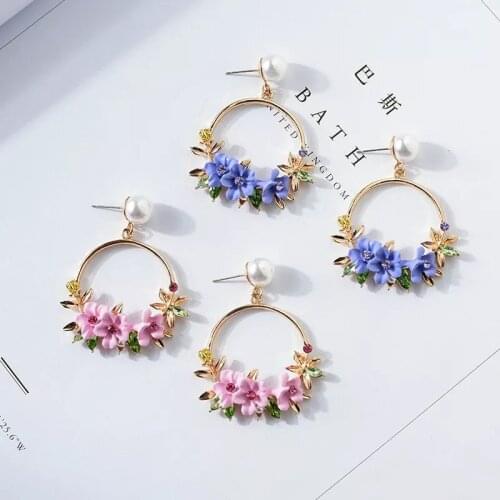 Fresh Elegant Women Flower Earrings 2021 Bohemia Sweet Women Petal Dangle Earrings Charm Bride Wedding Engagement Jewelry