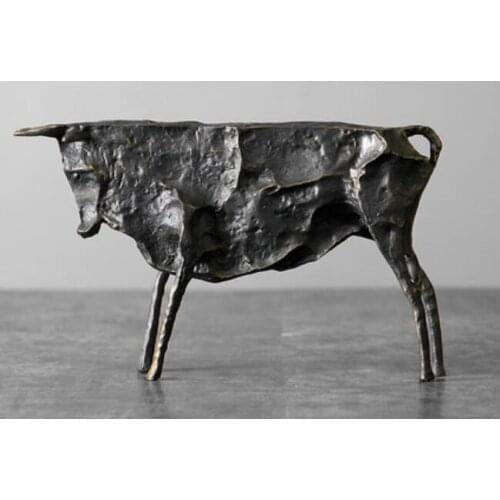 Spanish bullfighting light luxury high-end creative Abstract cattle ornaments office bookcase living room home Wine cabinet bull