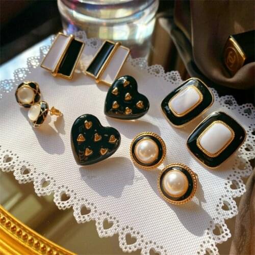 HUANZHI 2020 New Irregular Metal Black Dripping Oil Love Asymmetry Contrast Earring for Women Party Banquet Dress Jewelry Gift