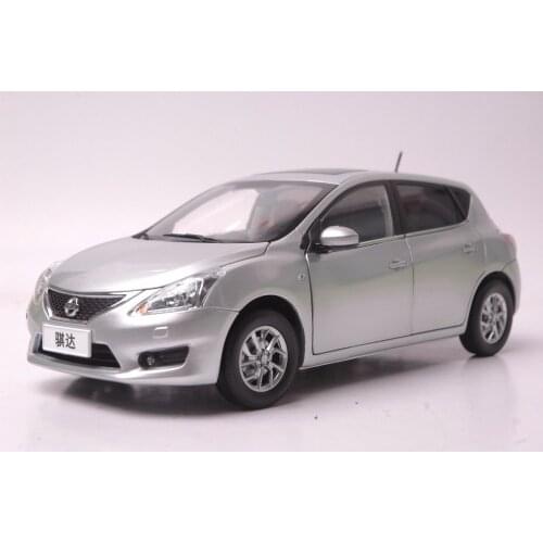 1:18 Diecast Model for Nissan Tiida Versa Latio 2012 Silver Hatchback Alloy Toy Car Miniature Collection Gift Pulsar