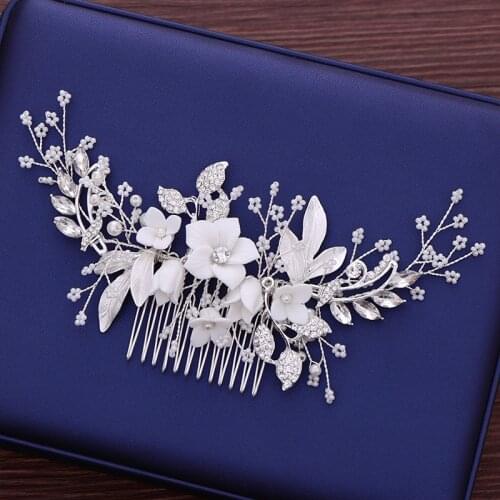 Elegant White Flower Bridal Hair Comb Handmade Pearl Rhinestone Head Accessories Hair Comb For Women Wedding Hair Jewelry