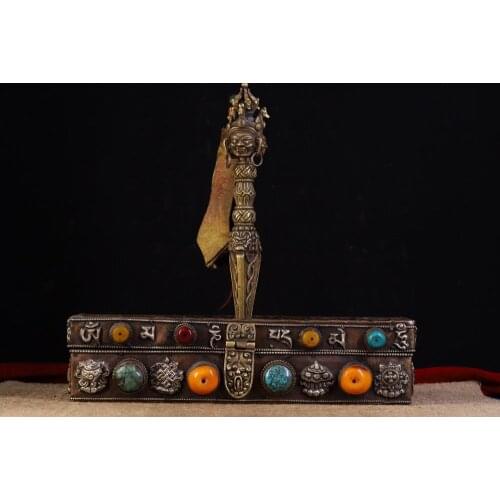 Tibetan monastery bronzes beat and chisel old carvings. The carving box is pure and inlaid with bodhi roots Faqi Phurba Vajra