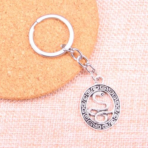 20pcs snake totems Keychain 34*25mm Pendants Car Key Chain Ring Holder Keyring Souvenir Jewelry Gift