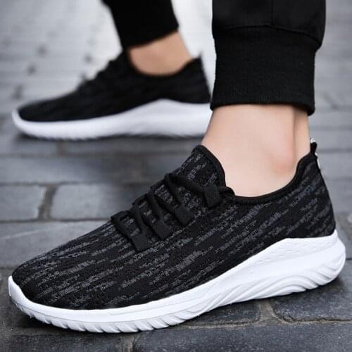 2019 Fahsion Lightweight Outdoor Running Shoes For Men Breathable Mesh Lace-up Sport Sneakers Walking Jogging Athletic Footwear
