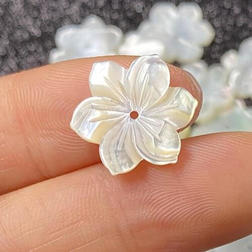 2Pcs Shell Beads Flower-shaped White Loose Shell For Jewelry Making DIY Necklace Bracelet Earring Handiwork Sewing Accessory