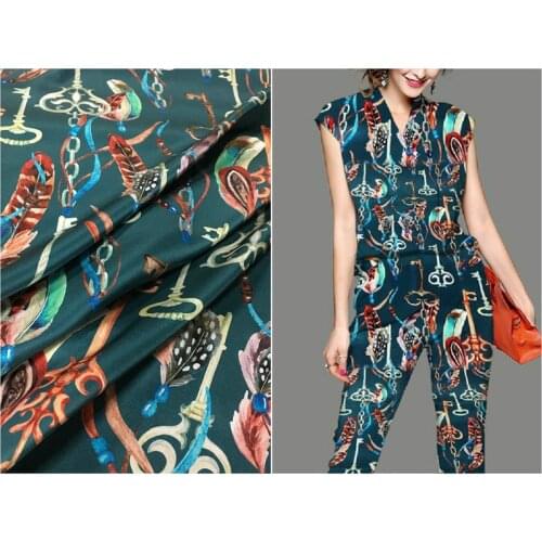 108cm wide 19mm 97% mulberry silk & 3% spandex feather key chain print stretch green silk satin fabric for dress shirt clothes