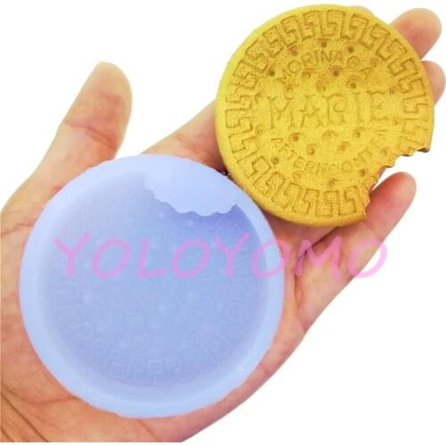 Q467YL 60.1mm x 51.8mm Bitten Cookie Biscuit Silicone Mold Fondant Cake Decoration Craft Resin Clay Art Fake Food Miniaturesweet