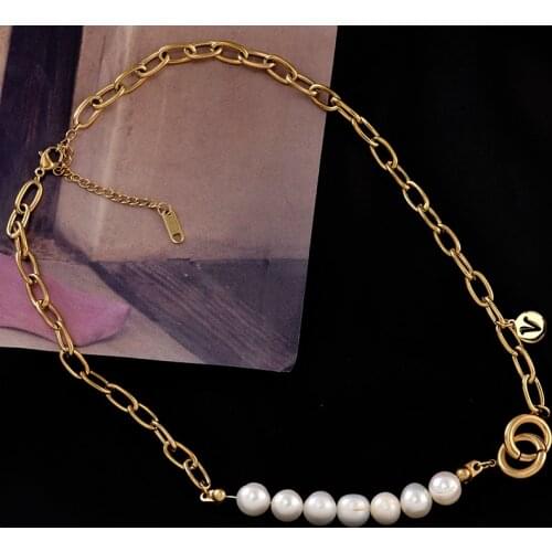 Titanium steel V natural pearl splice necklacelight luxury retro minor debutante baroque double ring clavicle chain female tide