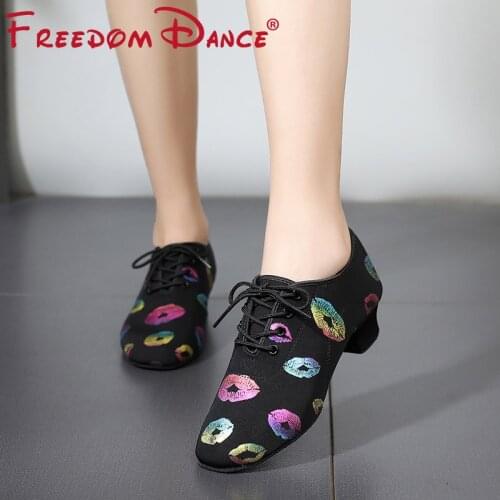 Lip Prints Dance Sneakers For Girls Children Ballroom Latin Dance Shoes Kids Close Toe Colorful Training Shoes Wholesale Price