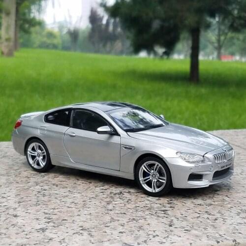 1:24 BMW M6 Alloy Car Model Diecast Simulation Metal Toy Vehicles Car Model Collection Sound Light Simulation Childrens Toy Gift
