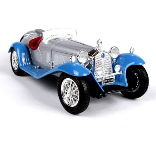 Burago 1/18 Scale Simulation Alloy Master Car Model Toy For Alfa Romeo 8C Diecast Classic Car Model Decoration For man Kids gift