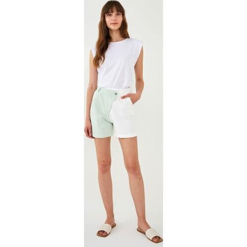 Color Block Pocket Detailed Womens Shorts Three Colors Option Spring / Summer Casual Beach Style