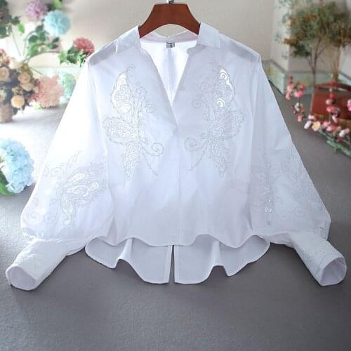 Womens Spring Autumn Designer Hollow Out Embroidery White Cotton Shirt Female High Waist Casual Loose T Shirt Top TB558