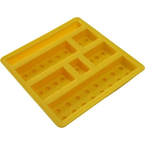 New Fashion Arrival Hot Selling Yellow Color Silicone Ice Mold 8 Robots Kitchen Accessories Delicious Food Made