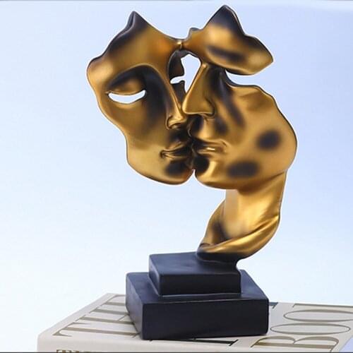 Nordic Style Home Decoration Pieces Resin Statue Gold Abstract Figure Desktop Art Living Room Antique Home Furnishings Deco