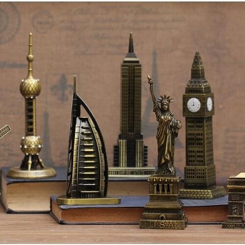 The world famous landmark metal crafts decoration decoration model Eiffel Tower creative gift