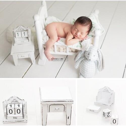 Handmade Baby Milestone Cards Square Engraved Wood Infants Bathing Gift Newborn baby Props Calendar Photograph Accessories