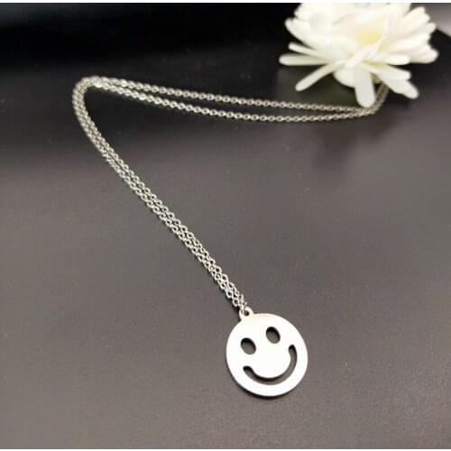 Simple cute smiley face stainless steel pendant necklace ladies jewelry holiday birthdayparty necklace personality sunshine girl
