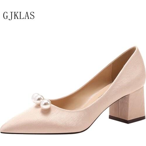 Kitten Heels Women Shoes for Wedding Silk Cloth Closed Toe Shoes Women Elegant New Pearl Block Heel Shoes Woman Plus Size 42 43