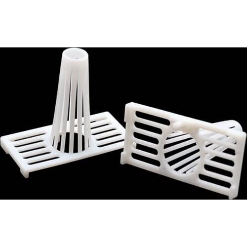 50pcs Anti-theft Hive Door Plastic White Beehive Nest Door Cage Protection Queen Honeycomb Doors Hive Device Beekeeping Tools