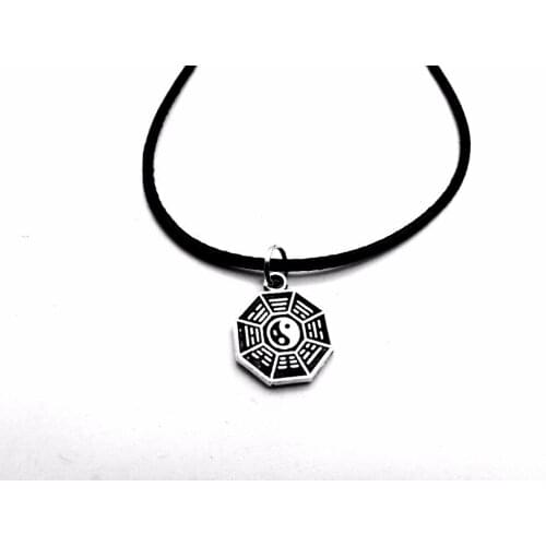 Simple Taiji Bagua Map Feng Shui Pendant Necklace Chinese Style Fantastic Ying Yang Tai Chi Gossip Leather Rope Necklaces