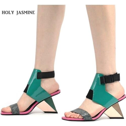 2021 New Brand Women Sandals Genuine Leather Fashion Strange Style Summer Buckle Strap Shose Womens Sandals Top Quality Lady