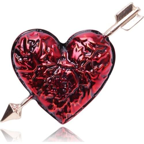 And South Korea fashion temperament style restoring ancient ways an arrow through a heart delicate joker brooch spot