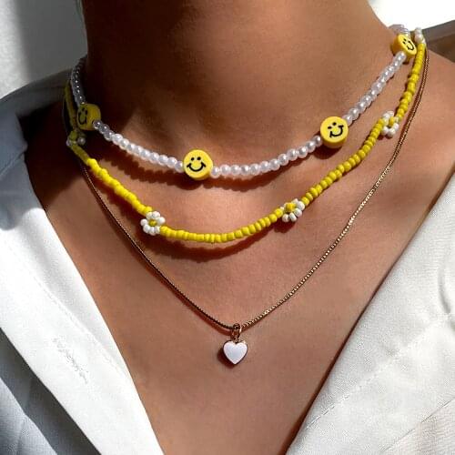 Boho Layered Shell Heart Pendant Smiley Pearl Beads Necklace For Women Yellow Acrylic Bead Strand Long Metal Chain Sweet Jewelry