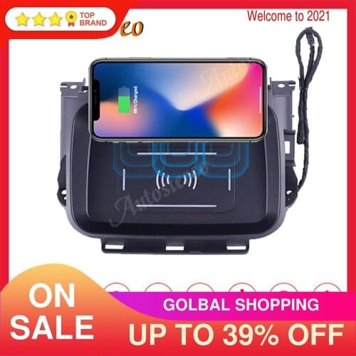 QI Car Wireless Charger For Toyota corolla 2020 Intelligent Infrared Fast Wireless Charging Car Phone holder for iphone X XR