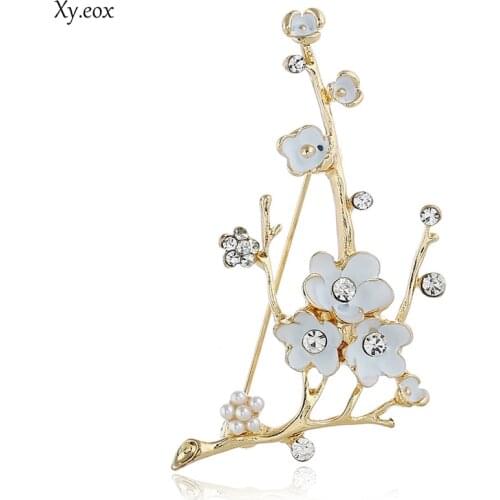 Plum Blossom Brooches for Women White Enamel Flower Golden Ally Bouquet Brooch