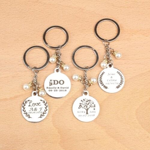 10pcs Personalized name date alloy Keychain with Artificial pearl wedding gifts for guests wedding souvenirs wedding favors