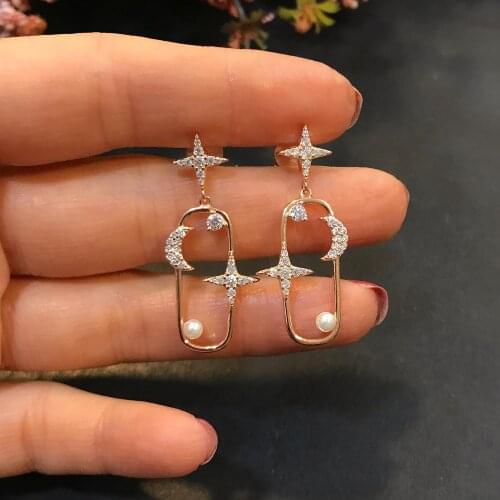 STELA FASHION POLE STAR EARRINGS