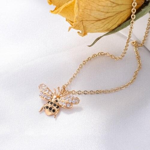 Makersland Unique Bee Pendant Necklace For Women Lovely Insect Simulation 3D Bees Shape Cute Children Gold Plated Chain Necklace