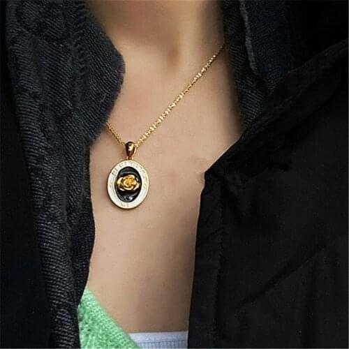 Black Gold Color Rose Pendant Necklace Simple Personality Snowflake Chain Choker Lady Oval Rose Sweater Chain Women Jewelry Gift