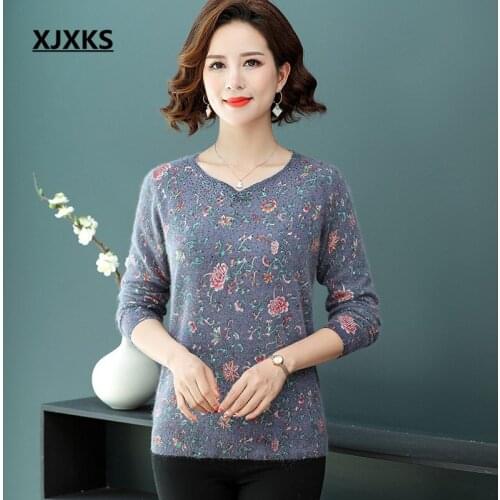 XJXKS Fashion printing V-neck women sweater new 2019 autumn winter comfortable casual mink cashmere knit sweater women pullover